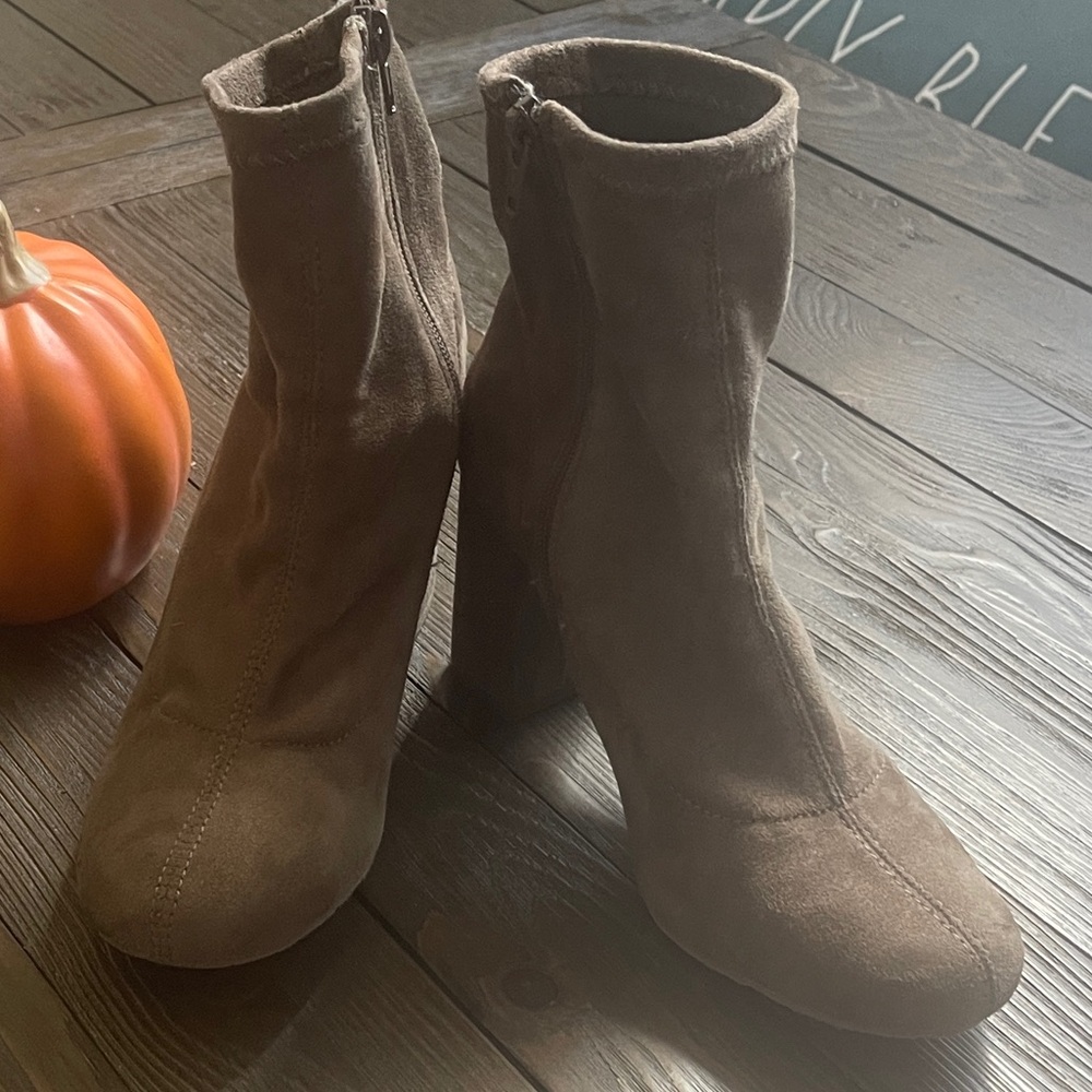 Mia Booties Vickie Casual Side Zip Ankle Boots Brown Suede Fabric Heels